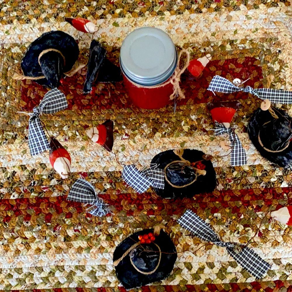 4.5 feet of Holiday garland.